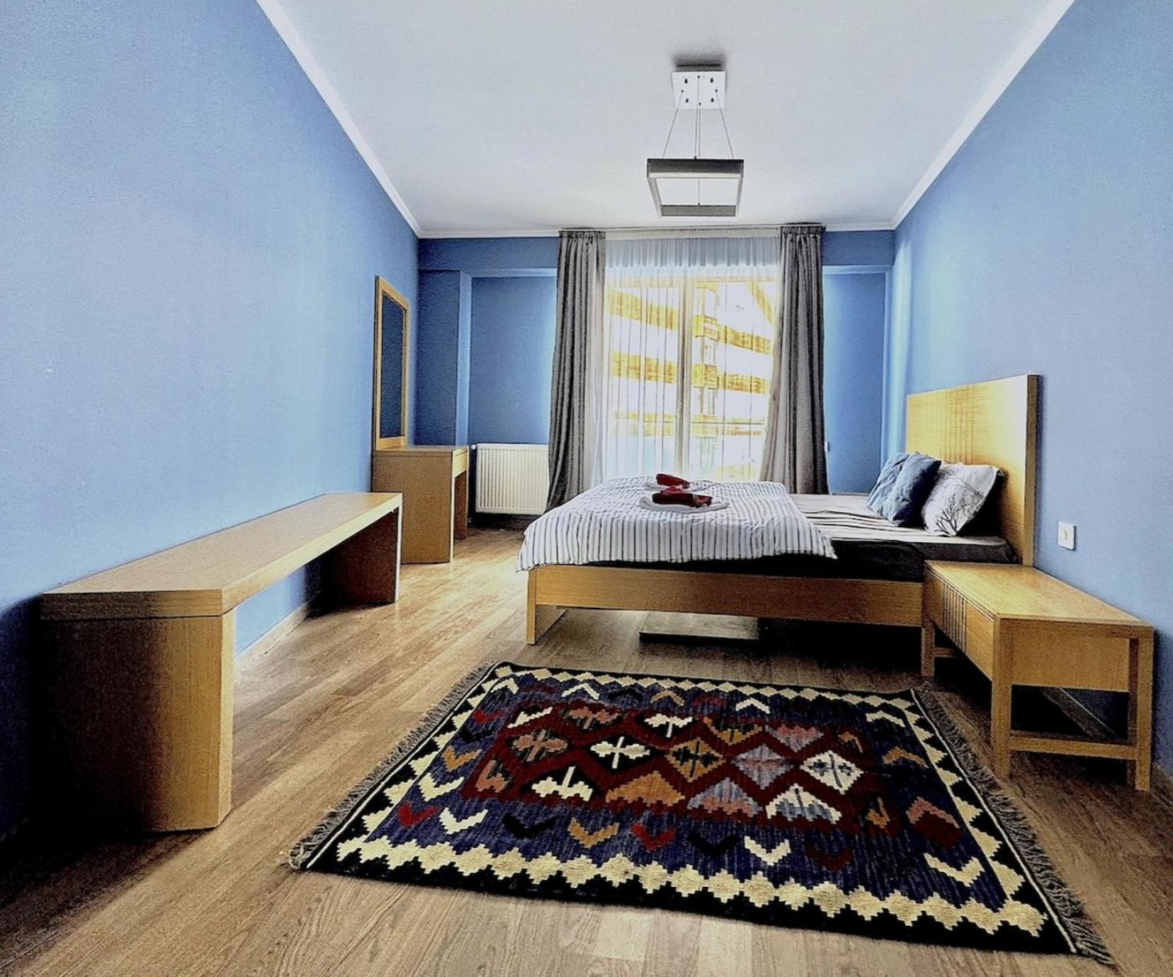 New Goodhost דירה